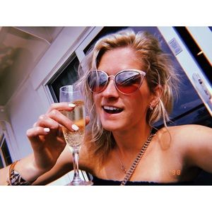 Meet your Posher, Natalie